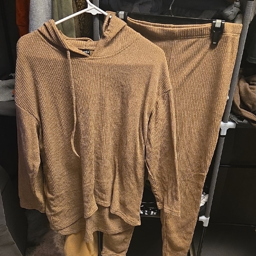 SHEIN Brown Knit Sweater And Pant Set